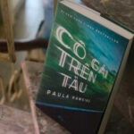 Cô Gái Trên Tàu - Bìa Sách