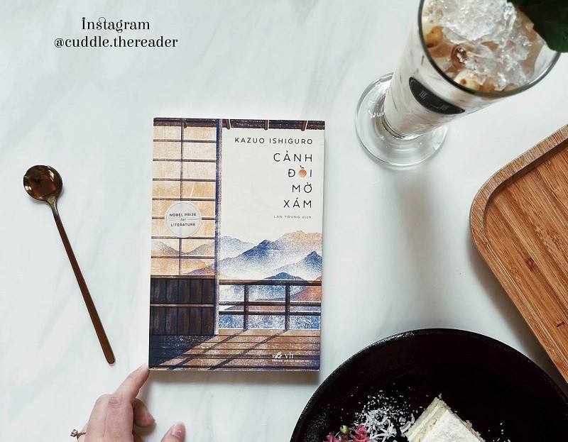 Review sách Cảnh đồi mờ xám &#8211; Kazuo Ishiguro