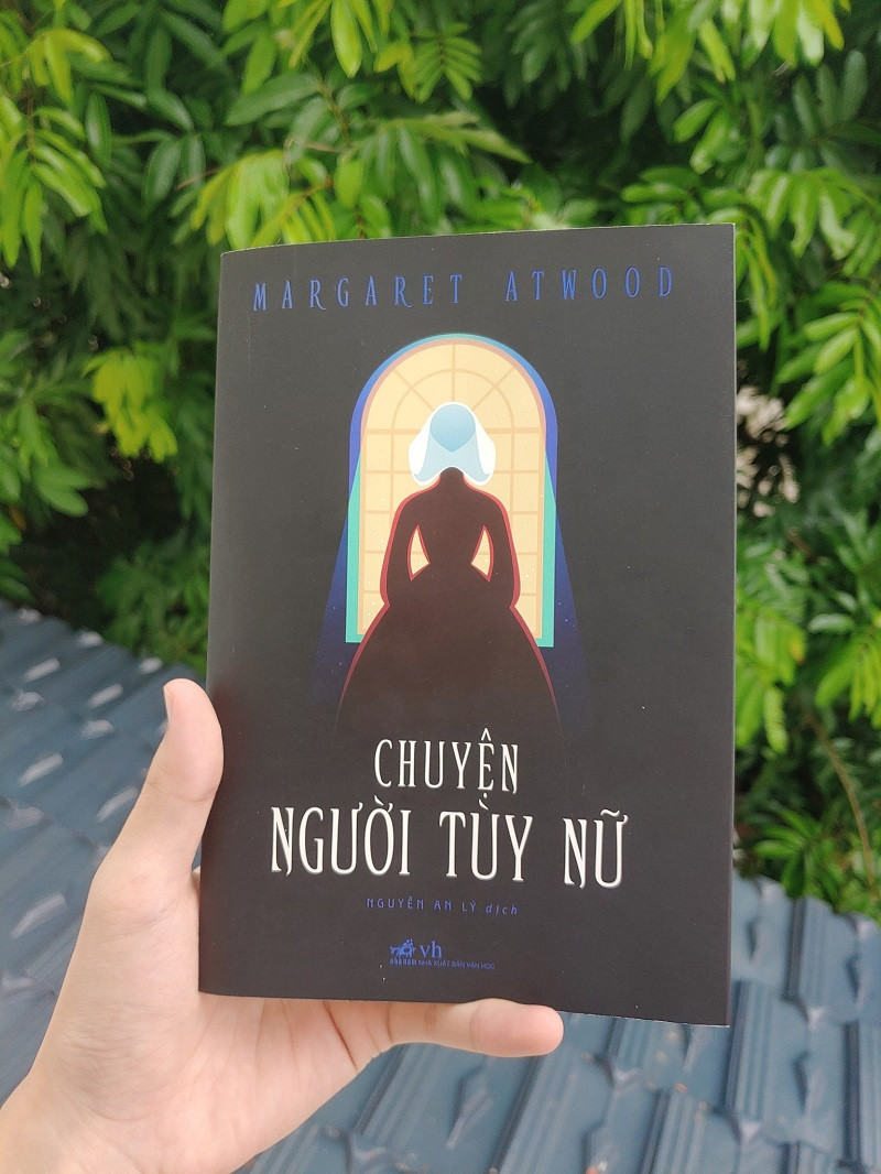 Review sách Chuyện người tùy nữ &#8211; Margaret Atwood