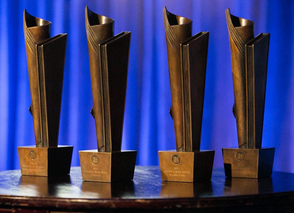 Từ Nobel đến Booker: 14 giải thưởng văn học đỉnh cao mà mọi tác giả mơ ước