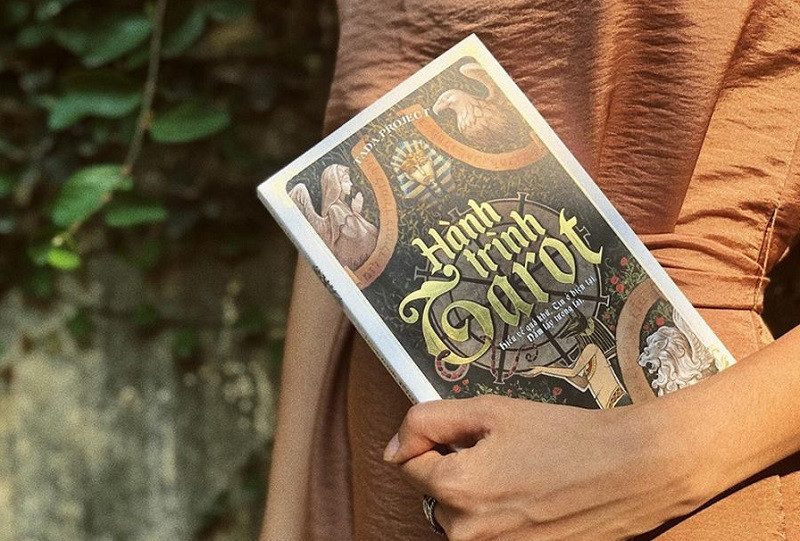8 cuốn sách chiêm tinh và tarot giúp bạn giải mã bí ẩn của vũ trụ