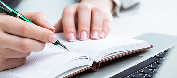 Chia sẻ kinh nghiệm viết bài review sách cuốn hút từ Reader