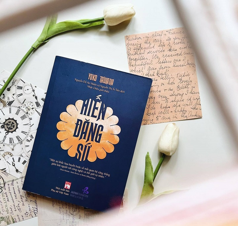 Review sách Hiến Đăng Sứ &#8211; Yoko Yawada